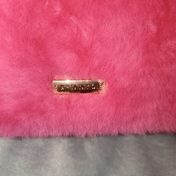 Barbie Purse Barbie X Skinny Dip Fuzzy Fluffy Tote NWT - Picture 6 of 9